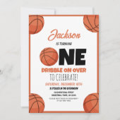 Niedliche Basketballsportkids 1. Geburtstag Einladung (Vorderseite)