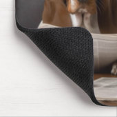 Niedliche Basset-Hunde beim Lesen einer Zeitung Mousepad (Ecke)