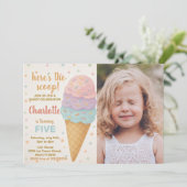 Niedliche bearbeitbare Eiscreme zum Geburtstag Ein Einladung (Stehend Vorderseite)