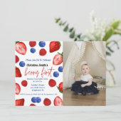 Niedliche Beerengeburtstagsfeier, erste Geburtstag Einladung (Stehend Vorderseite)