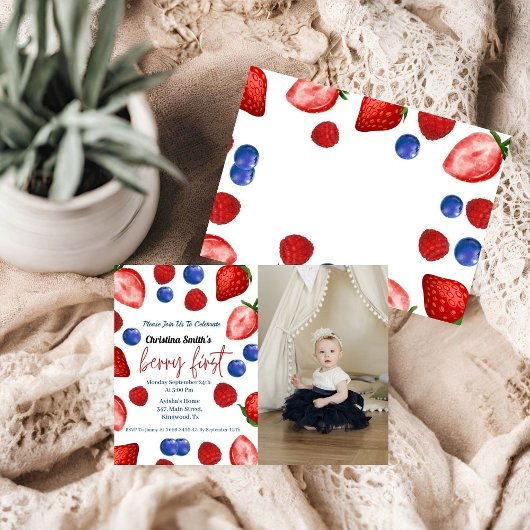 Niedliche Beerengeburtstagsfeier, erste Geburtstag Einladung