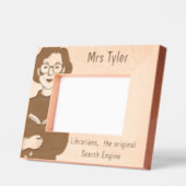 Niedliche Bibliothekarin Geätzte Rahmen (Links)