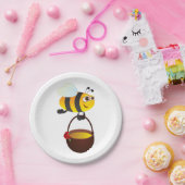 Niedliche Biene trägt Honigtopf mit Blume Pappteller (Party)