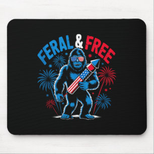 Niedliche Bigfoot Feral, aber kostenlos 4. Juli Ju Mousepad