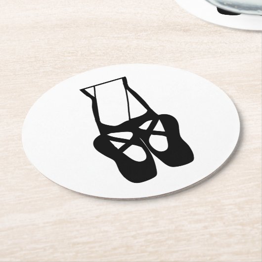 Niedliche Black Ballet Slippers und Pointe Runder Pappuntersetzer (Angewinkelt)