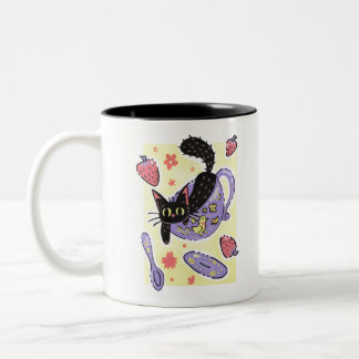 Niedliche Black Teacup Kitty und Erdbeeren Zweifarbige Tasse