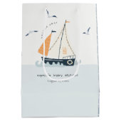 Niedliche blaue Sailboat Pastel Babydusche Mittlere Geschenktüte (Rückseite)