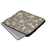 niedliche Blume mit Blätter auf grauem Hintergrund Laptopschutzhülle (Vorne Knopf)