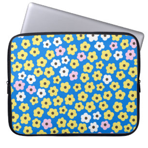 Niedliche Blume: nahtloser Cartoon. Laptopschutzhülle