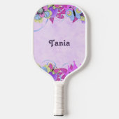 Niedliche Blume und Schmetterlinge auf lila Pickleball Schläger (Rückseite)