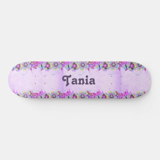 Niedliche Blume und Schmetterlinge auf lila Skateboard (Horizontal)