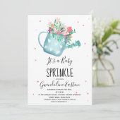 Niedliche Blumenbewässerung kann rosa Babysprinkdu Einladung (Stehend Vorderseite)