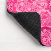 Niedliche Blumenherzen in Rosa Mousepad (Ecke)