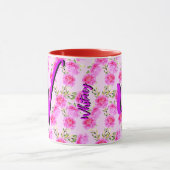 Niedliche Blumenkaffee-Tasse mit schönen rosafarbe Tasse (Zentrum)
