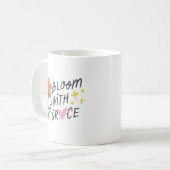 Niedliche Blüte mit Anmut Handgezeichnete rote Blu Kaffeetasse (Vorderseite Links)