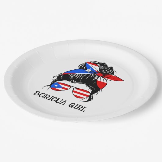 Niedliche Boricua Girl Puerto Rico Flag Pappteller (Schrägansicht)
