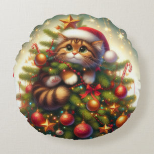 Niedliche, bösartige Katze im Weihnachtsbaum Rundes Kissen