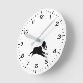 Niedliche Boston Terrier mit Stunden und Minuten Runde Wanduhr (Winkel)