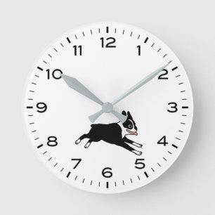 Niedliche Boston Terrier mit Stunden und Minuten Runde Wanduhr