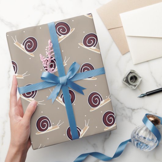 Niedliche Braun-Garten-Snacks & White Swiss Dos Geschenkpapier (Schenken)