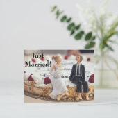 Niedliche Bräune auf weißem Kuchen Ankündigungspostkarte (Stehend Vorderseite)