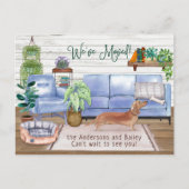 Niedliche braune Dackel Gemütlich Neue Zuhause-Bew Ankündigungspostkarte (Vorderseite)