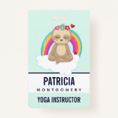 Niedliche braune Fahne, meditierend auf einer Wolk Ausweis (Rückseite)