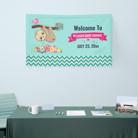 Niedliche braune Faulenzer mit Dusche auf dem Kopf Banner (Messeveranstaltung)