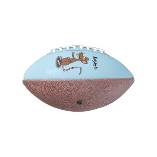 Niedliche braune Ratte hält Cartoon hoch Football