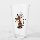 Niedliche braune Ratte hält Cartoon hoch Glas (Vorderseite)