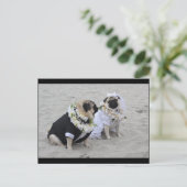 Niedliche Braut- und Bräutigam-Mops Postkarte (Stehend Vorderseite)