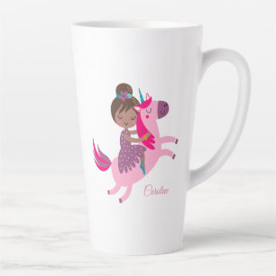 Niedliche Brünette Hair Riding on a Unicorn Milchtasse