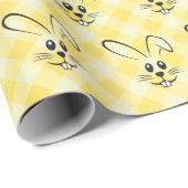 Niedliche Bunnies auf dem Gelben Gingham Wrapping  Geschenkpapier (Rolleneckpunkt)