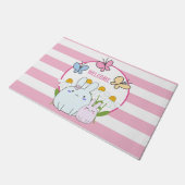 Niedliche Bunnies mit Frühlingsmessen und Schmette Fußmatte (Schrägansicht)