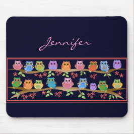 Niedliche bunte Eulen auf Brenches u. Namen Mousepad