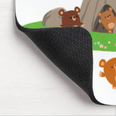 Niedliche Cartoon-Bären in einer Höhlenmuschel Mousepad (Ecke)