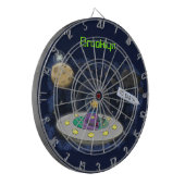 Niedliche Cartoon-Illustration über Fische im Welt Dartscheibe (Vorderseite Links)