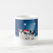 Niedliche Chihuahua Welpen mit Weihnachtsmannmütze Kaffeetasse (Mittel)