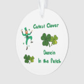 Niedliche Clover Dancin im Patch auf einem Ornament (Vorderseite)