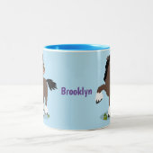 Niedliche Darstellung des Cartoon von Clydesdale Zweifarbige Tasse (Mittel)