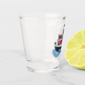 Niedliche Darstellung des Cartoon von Schleppnetze Schnapsglas (Links)