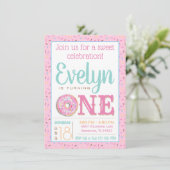 Niedliche Donut-Erste Geburtstagsparty Einladung (Stehend Vorderseite)