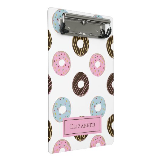 Niedliche Donuts Fügen Sie Ihren eigenen Namen ben Mini Klemmbrett (Schrägansicht)