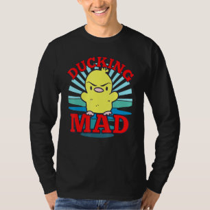Niedliche Duckmuschel mit blauem Retro-Sonnenunter T-Shirt