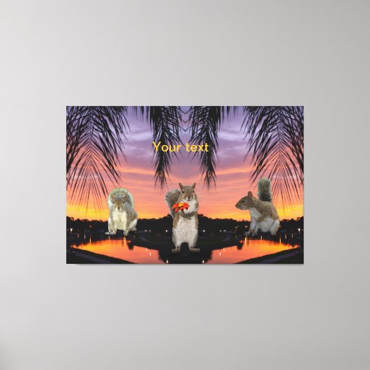 Niedliche Eichhörnchen bei tropischem Sonnenunterg Leinwanddruck (Vorderseite)