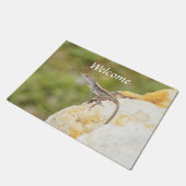Niedliche Eidechsenanole Willkommen Türmchen Fußmatte (Schrägansicht)