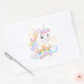 Niedliche Einhorn ist glücklich Runder Aufkleber (Umschlag)