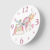 Niedliche Einhörner und Pastel Boho Rainbows Runde Wanduhr (Winkel)