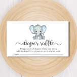 Niedliche Elephant Blue Diaper Raffle Baby Dusche Begleitkarte<br><div class="desc">Niedlicher Baby-Junge Duschdiapard mit "Windelverlosung" in einem stylischen,  weich grauen Drehbuch mit Wimpern und einer pastellblauen Aquarellfarbe eines Elefanten. Unterhalb können Sie Ihre Würfel leicht personalisieren.</div>