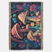 Niedliche Elfen spielen unter Pilzen Decke (Vorderseite Vertikal)